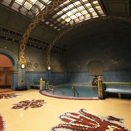 Отель Danubius Gellert 4*