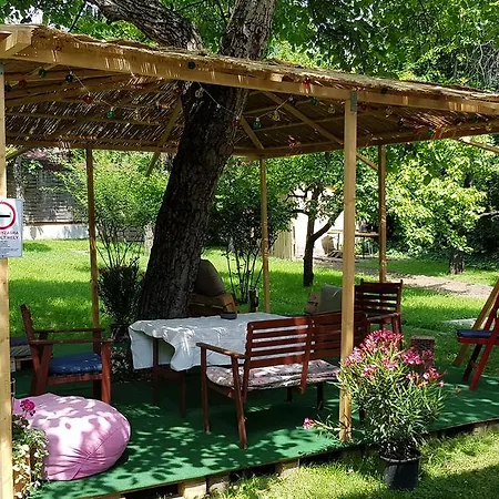 Hostel Garden
