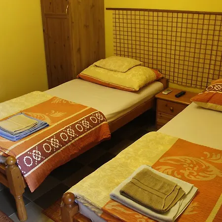 Kisherceg Szallashely Guest house *