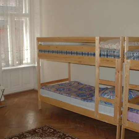 Hotel 1st 2*