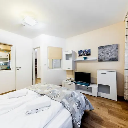 Aparthotel Enjoy 4*
