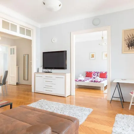 Apartment Parkside *