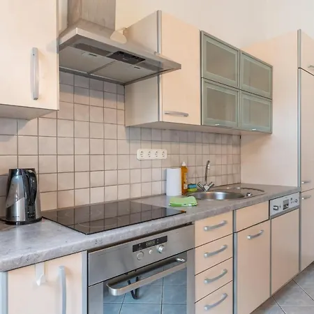 Parkside Apartment *