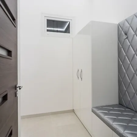Luxury With Free Garage And Balcony In The Center 布达佩斯