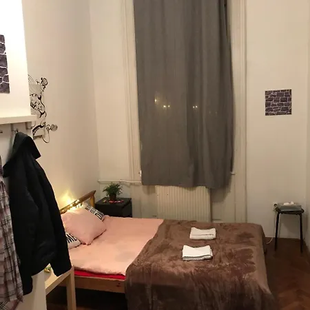 Gasthof Royal Hostel Nimrod 2*