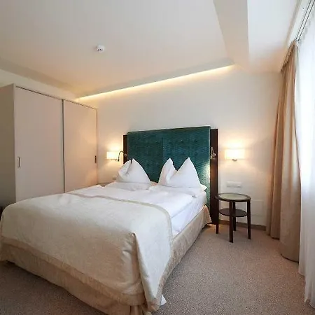Starlight Hotel