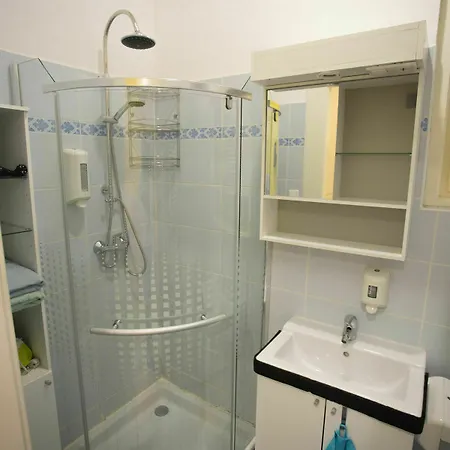 Katona Apartment *