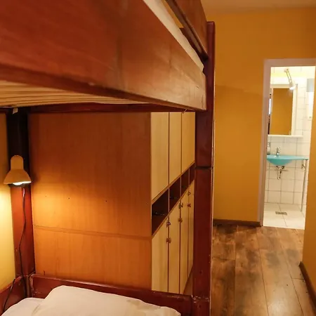 Bazár Hostel *