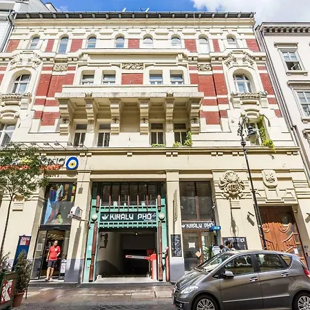 Luxury With Free Garage And Balcony In The Center 公寓 *