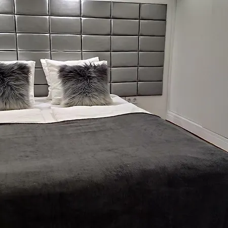 Planet Apartment *