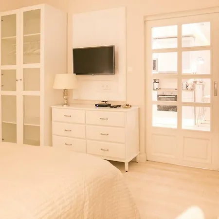 Panni Luxury Next To Gozsdu Garden