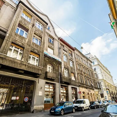 Bpr Little Attractico * Budapest