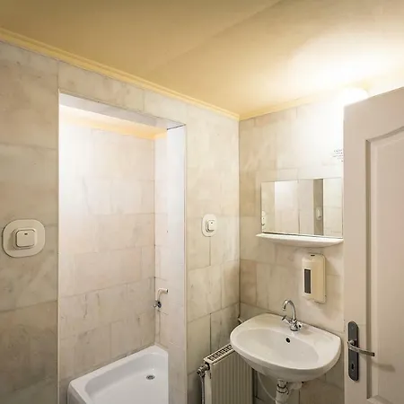 The Bachelor Private Club Holiday home