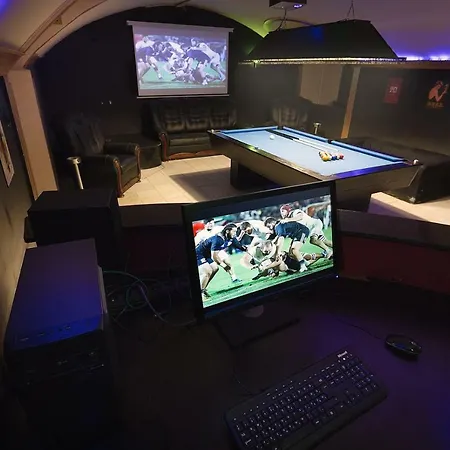 The Bachelor Private Club Holiday home *