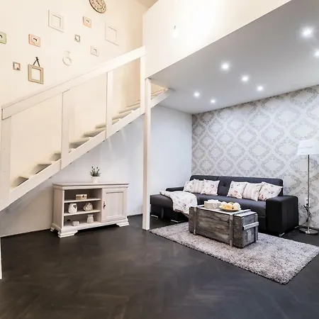 Bpr Vintage Garden With Terrace & Sauna Apartman Budapest