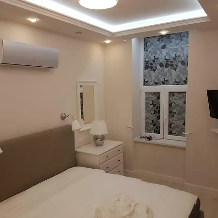 Panni Luxury Next To Gozsdu Garden *
