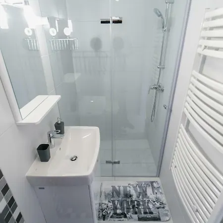 公寓 Sleek Minimalist At Inner 布达佩斯