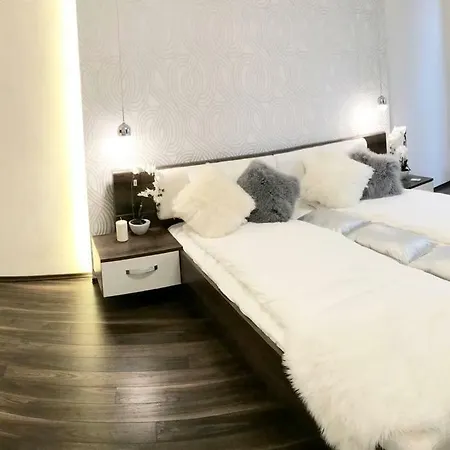 Grand Eliza 3bedroom Luxury Apt At Blaha Apartment Budapest