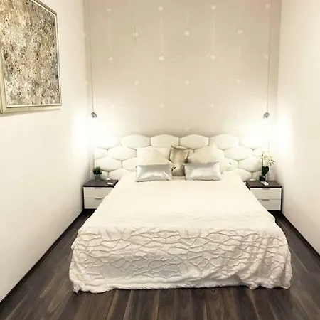 Apartment Grand Eliza 3bedroom Luxury Apt At Blaha