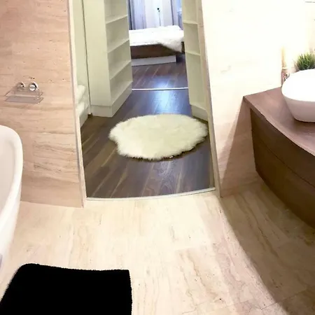 Apartment Grand Eliza 3bedroom Luxury Apt At Blaha Budapest