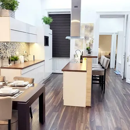 Apartment Grand Eliza 3bedroom Luxury Apt At Blaha *