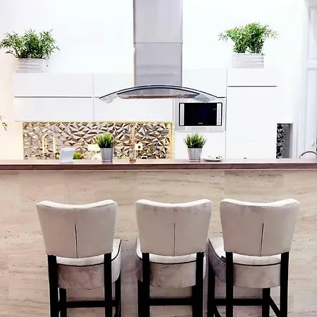 Apartment Grand Eliza 3bedroom Luxury Apt At Blaha *