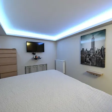 Cosy 2 Bedroom Flat In The Heart Of Apartment