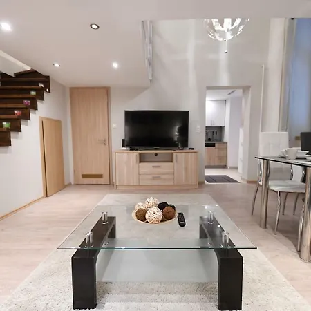 Cosy 2 Bedroom Flat In The Heart Of Apartment