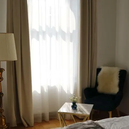 Deluxe With 2 Bedrooms And Ac Apartment