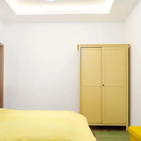 Apartment 3 En Bedroom Flat In The Main Centre For 6ppl, 3bdr,3bthr,ac
