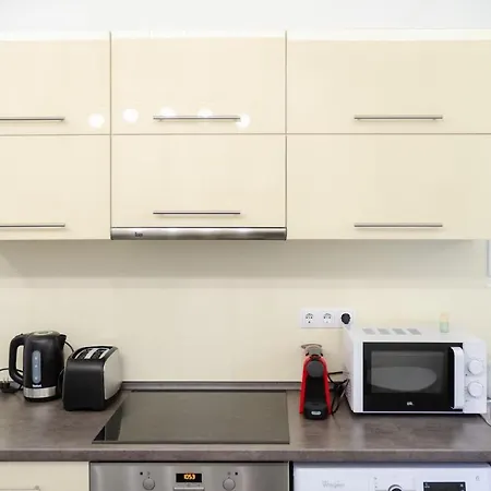 Apartment 3 En Bedroom Flat In The Main Centre For 6ppl, 3bdr,3bthr,ac *