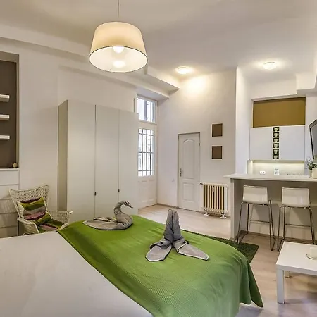 Holiday home Your Frisky In The Iconic Vaci Street *