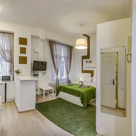Holiday home Your Frisky In The Iconic Vaci Street Budapest