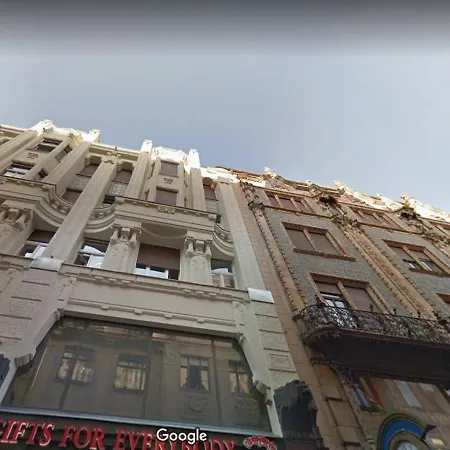 Your Frisky In The Iconic Vaci Street Holiday home Budapest