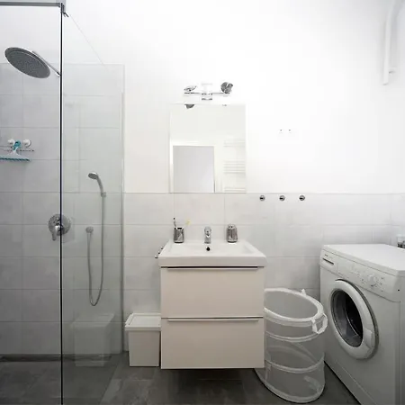 Appartement Central Apartman 3 Bdr, 2 Bath+3a/c+free Parking+quite