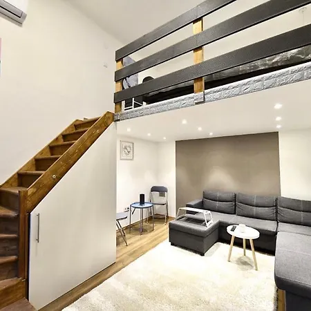 Apartament Cute Gallery Close To The Basilica, Queen *