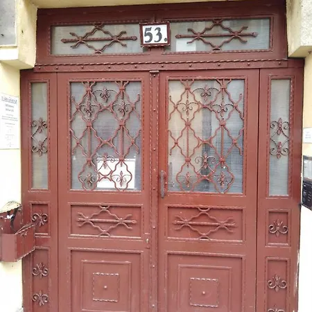 Apartment Cosy 2 Bedroom Flat In The Heart Of Budapest