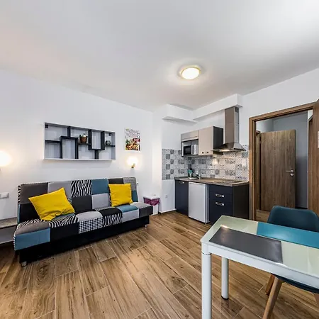 Aparthotel Enjoy 4*