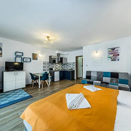 Enjoy Aparthotel 4*