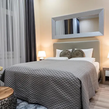 City Centre Deluxe Apartment *